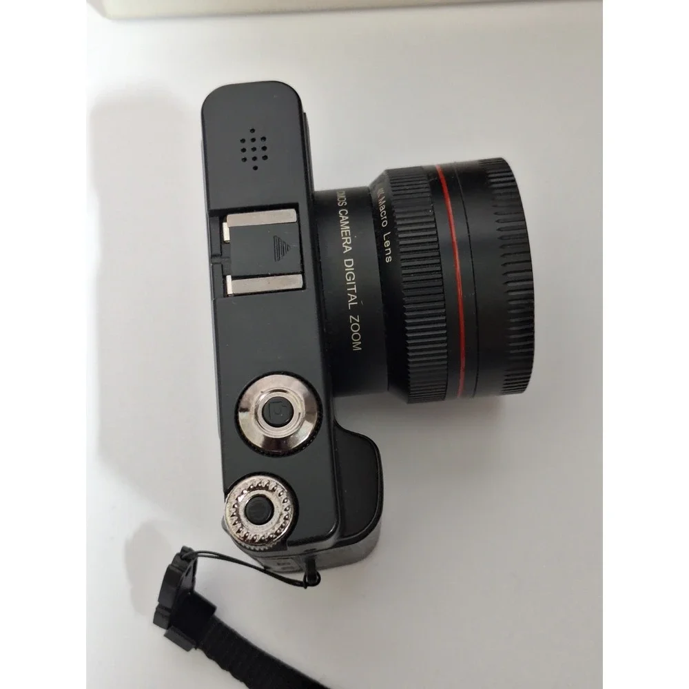High Definition Digital Video Camera with Flip Screen 16x Zoom 3.0